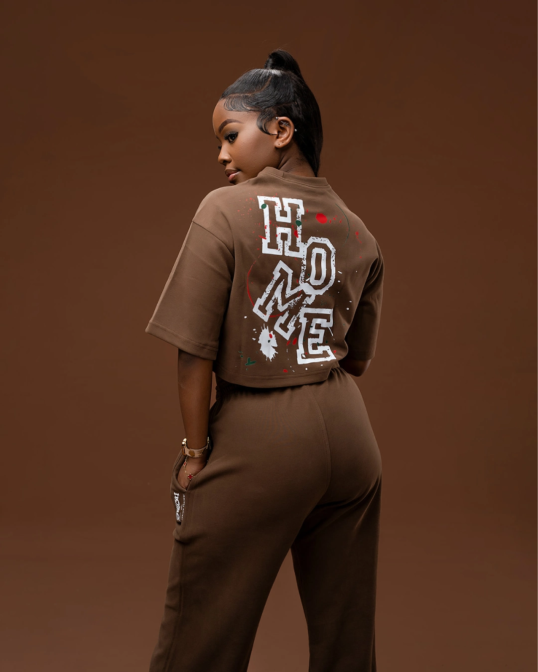 Serene Cropped Tee – Dark Brown