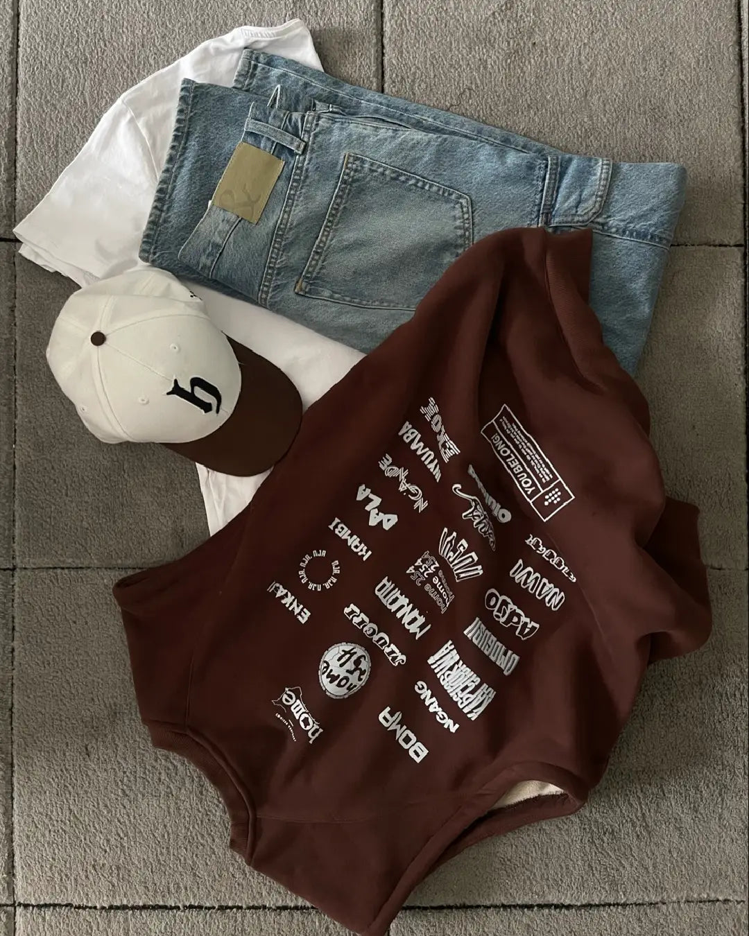 Brown Sleeveless Sweatshirt + White T-shirt + The Classic Day Off Cap - White & Brown