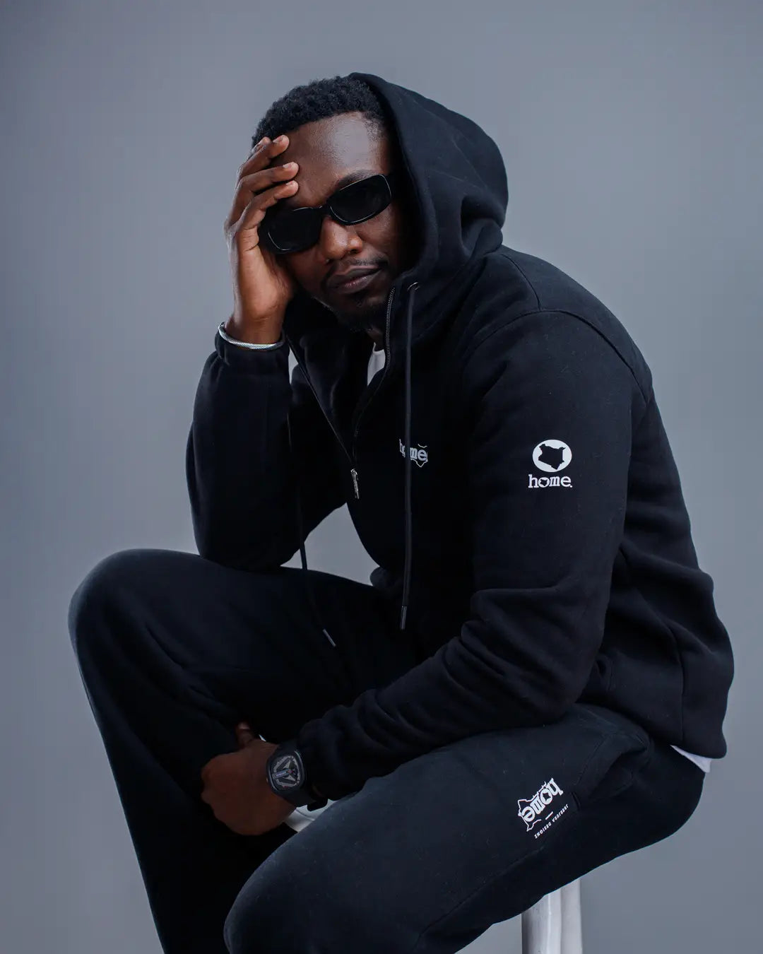 Moda Zip-up Hoodie - Black (Heavy Fabric)