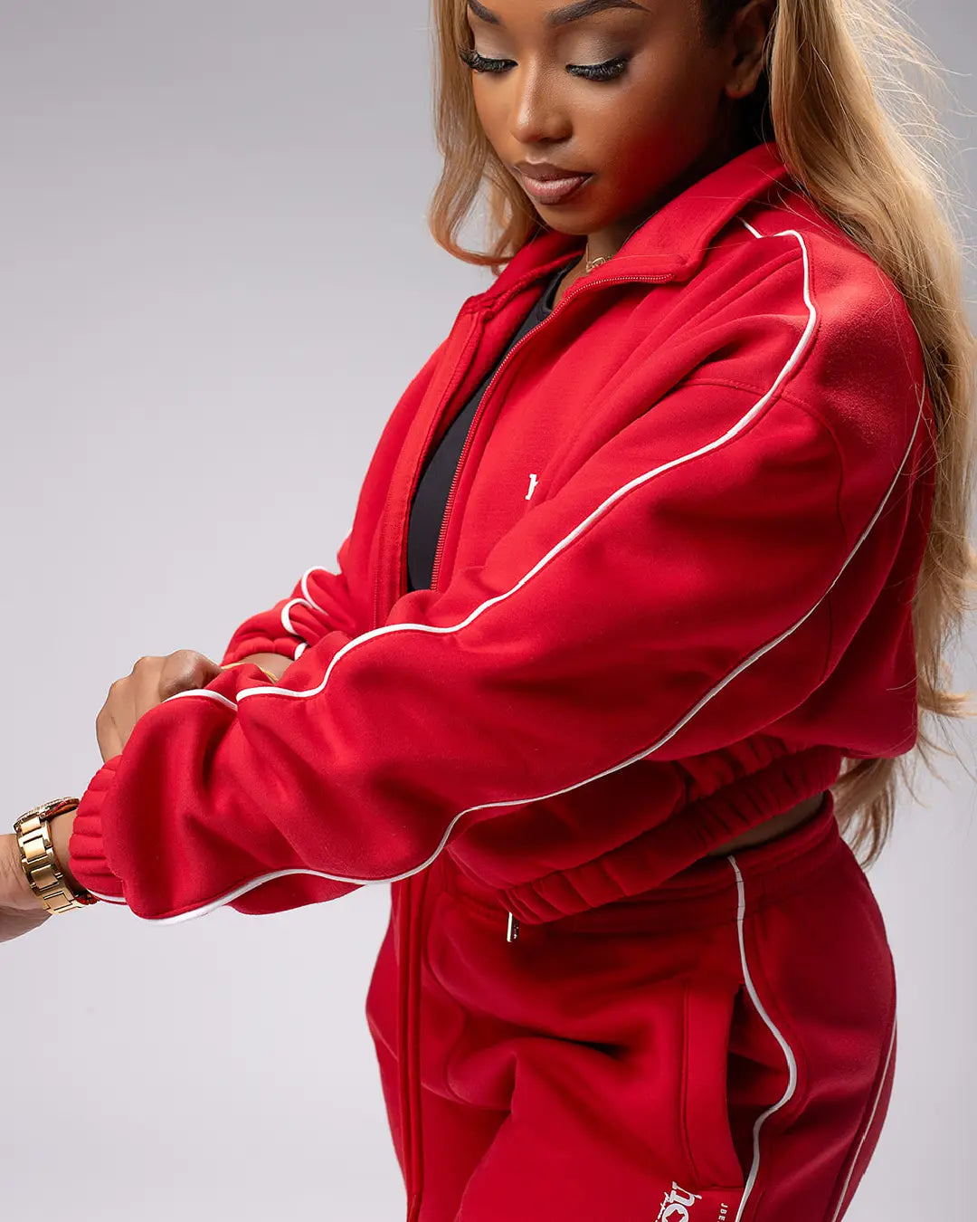 Cherie Moda Cropped Zipped Jacket - Red (Heavy Fabric)