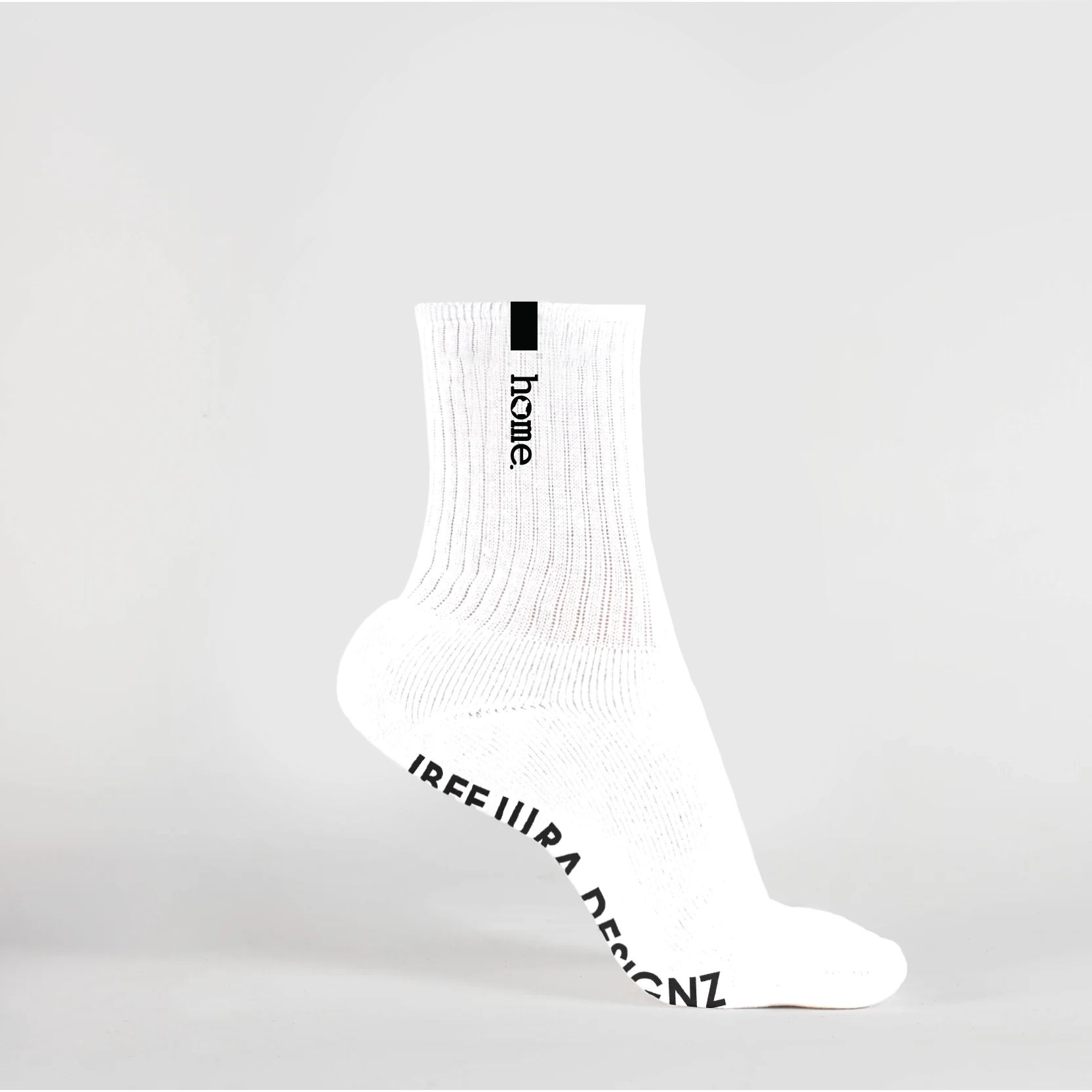 home_254 WHITE COTTON QUARTER SOCKS